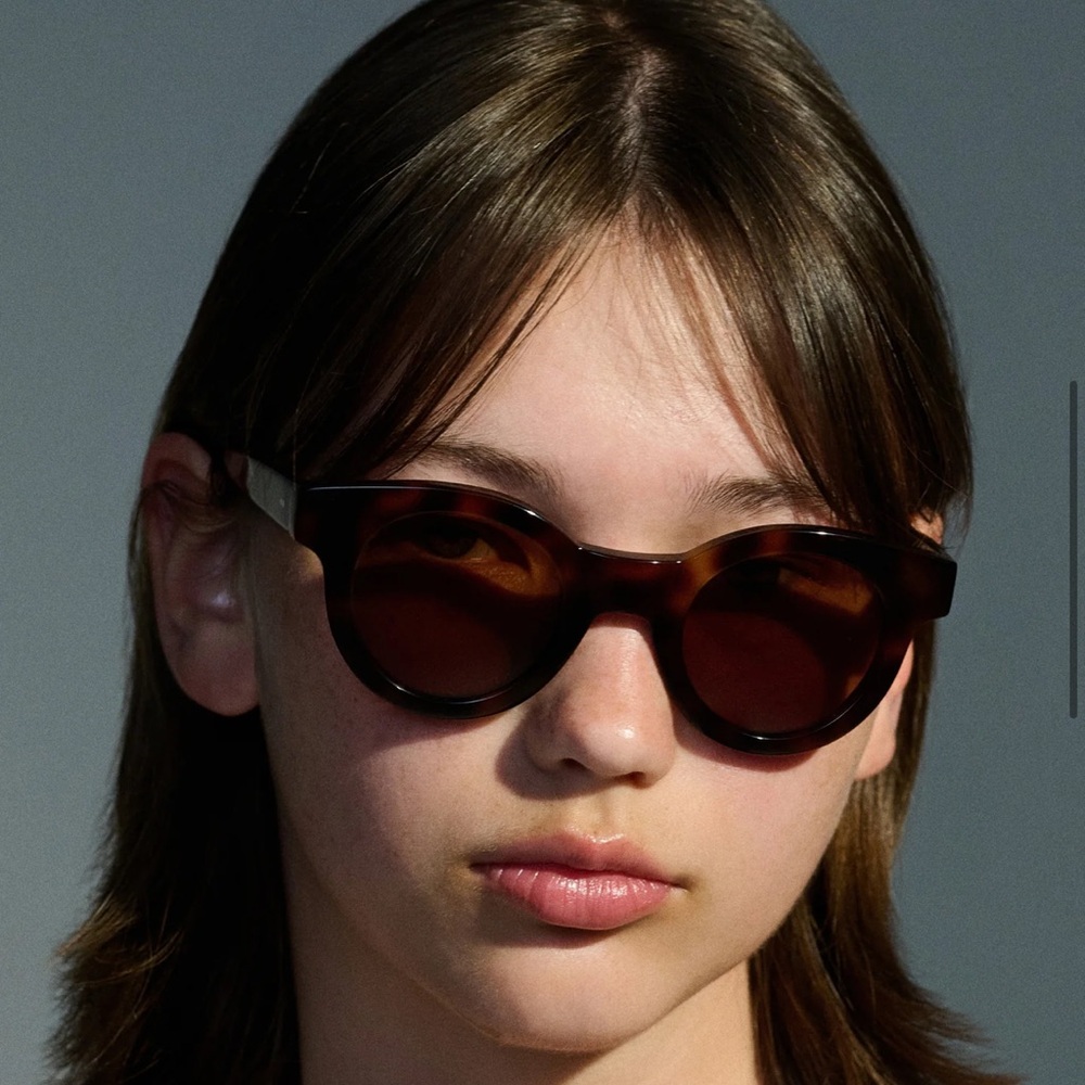 SUN BUDDIES Edie Tortoise Sunglasses - EUC